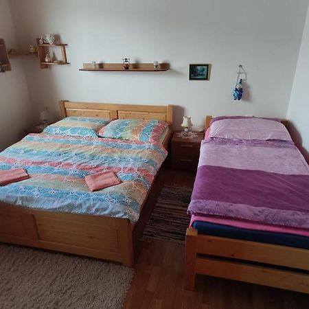 Privat Bea Apartment Podturen Bagian luar foto