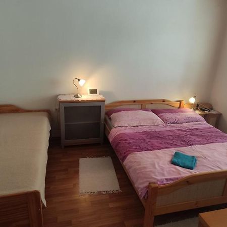 Privat Bea Apartment Podturen Bagian luar foto