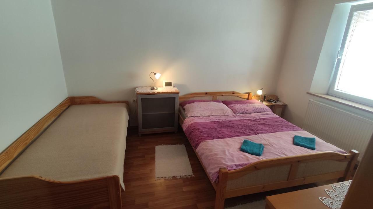 Privat Bea Apartment Podturen Bagian luar foto