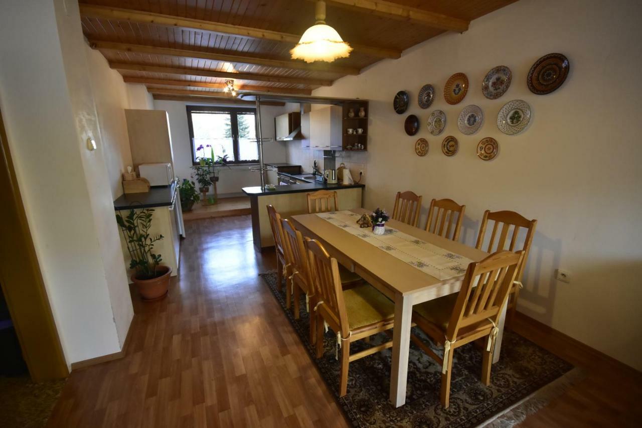Privat Bea Apartment Podturen Bagian luar foto